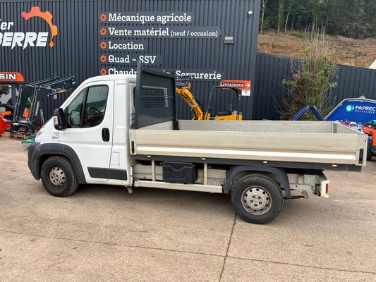 Unknown range 1600 Peugeot 2,2 HDI 130 CV 