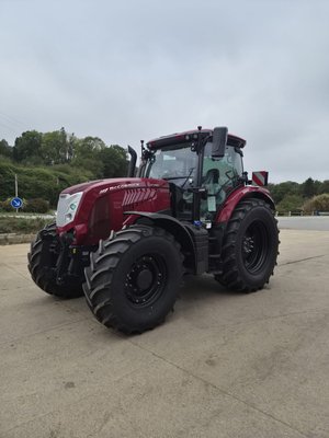 Tracteur agricole - X 7.624